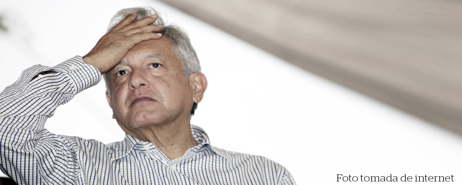 Ordena tribunal a AMLO bajar spot de avión