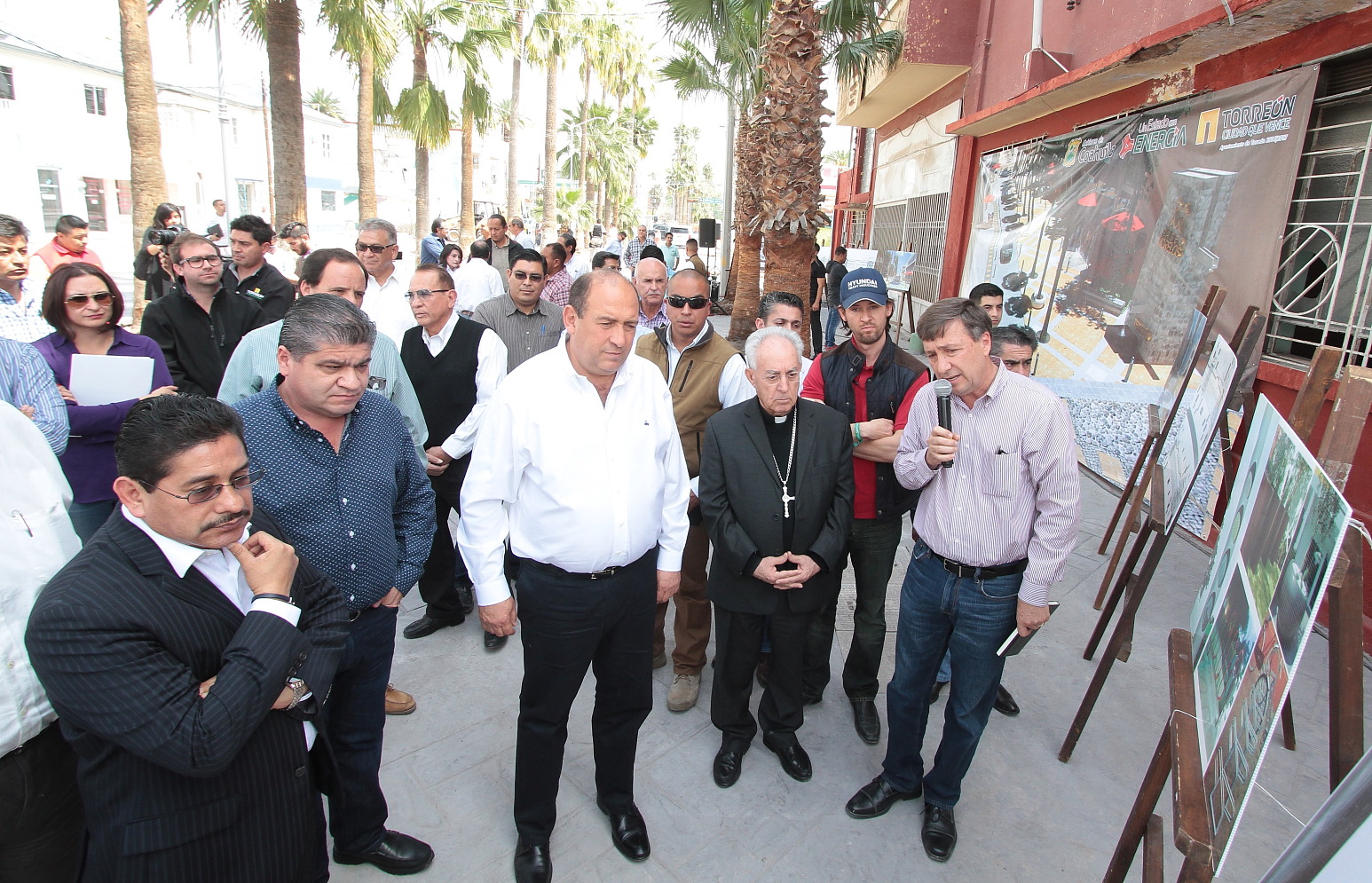 Supervisa Rubén obras en el <br> Paseo Morelos de Torreón