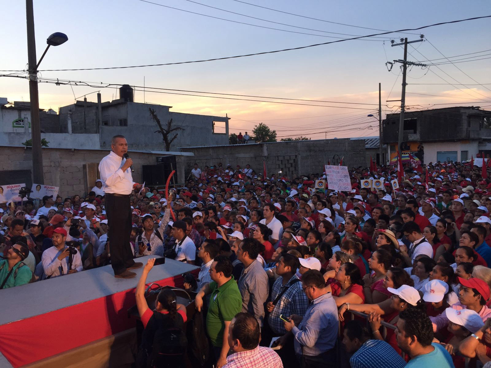 AMLO se ha ganado señalamiento de “peligro de México”: Beltrones