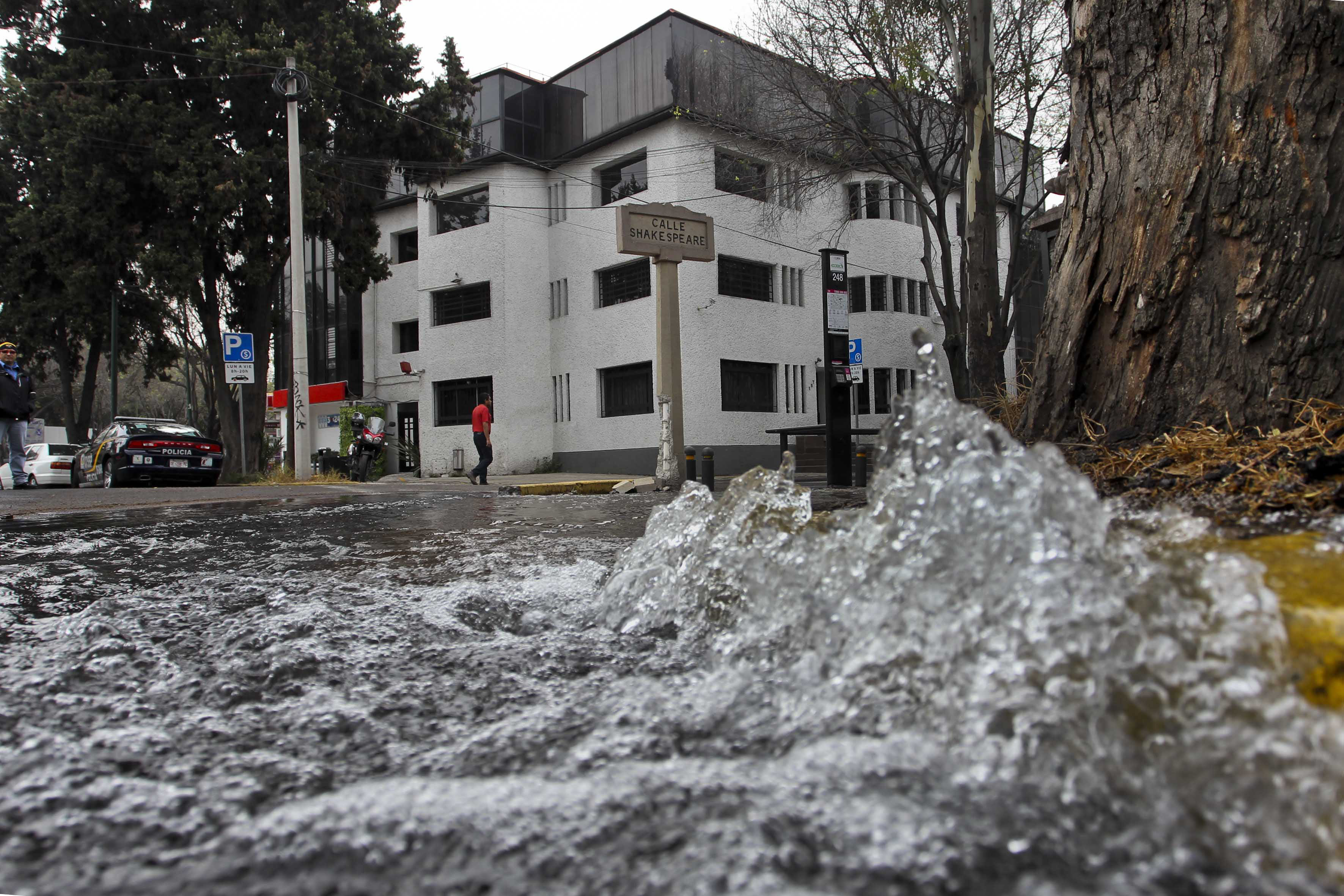 Afecta fuga de agua en la CD de Méx