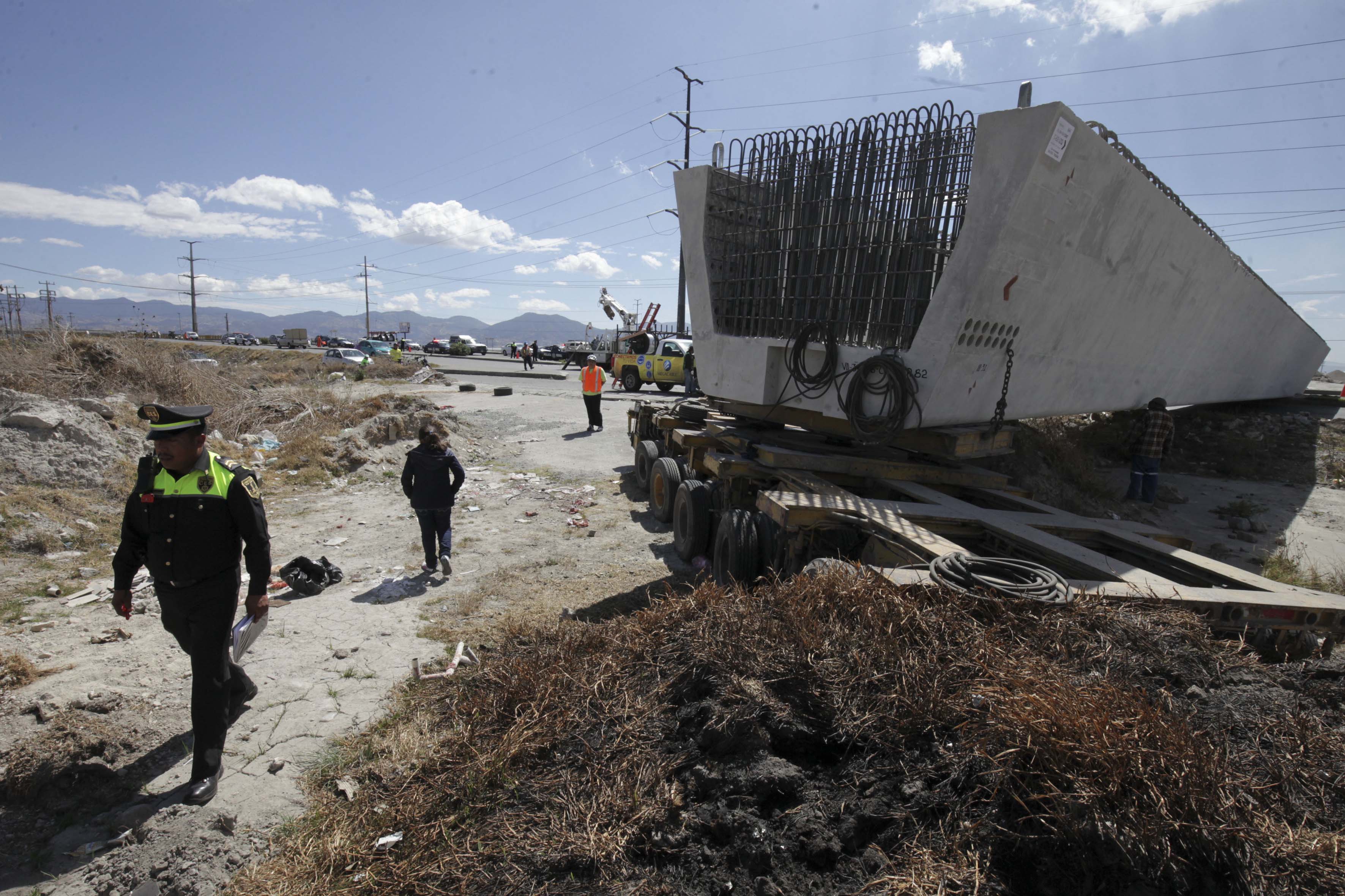 Se vuelca con pesada carga