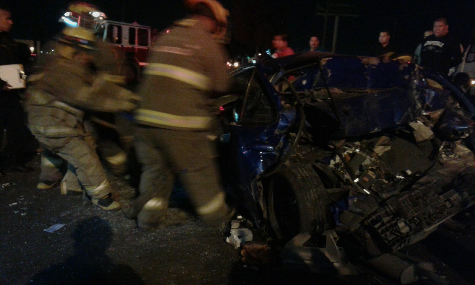 Ebrio impacta a familia; <br> hay tres lesionados