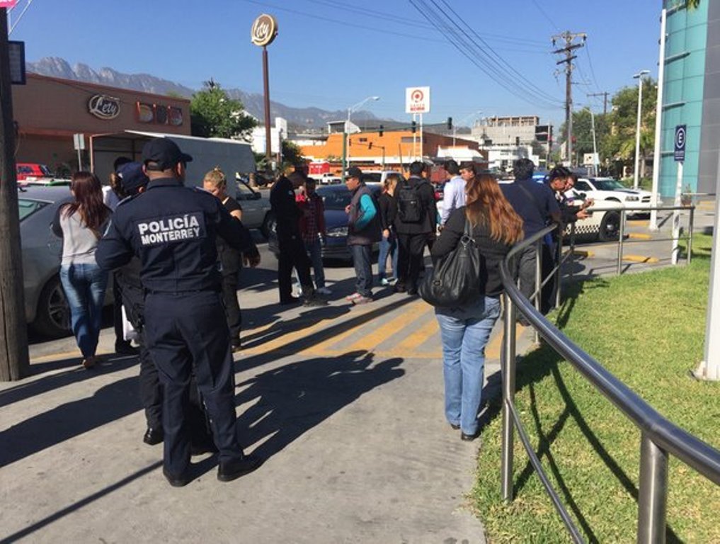 Asaltan a pasajeros de transporte urbano en Monterrey