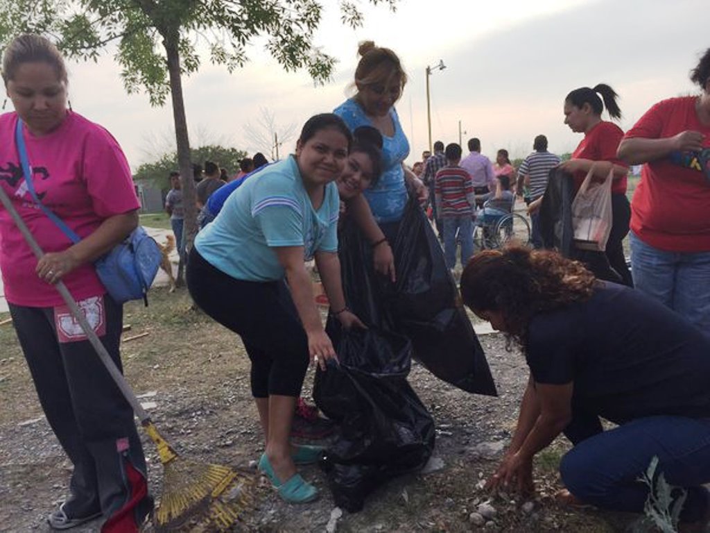 Priistas se ponen el “overol” <br> en honor a Colosio