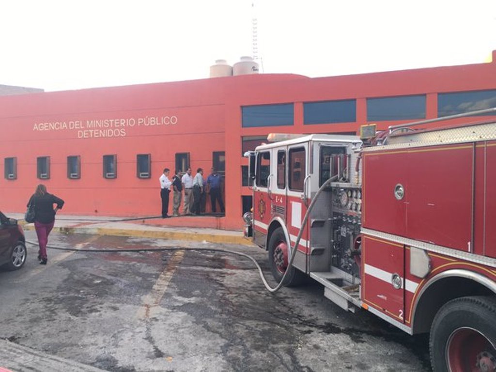 Se incendia agencia del ministerio público