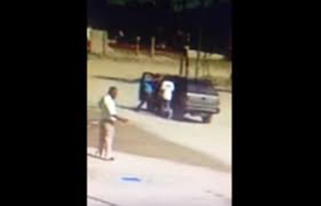 Captan “levantón” a plena luz de día <br> y frente a testigos