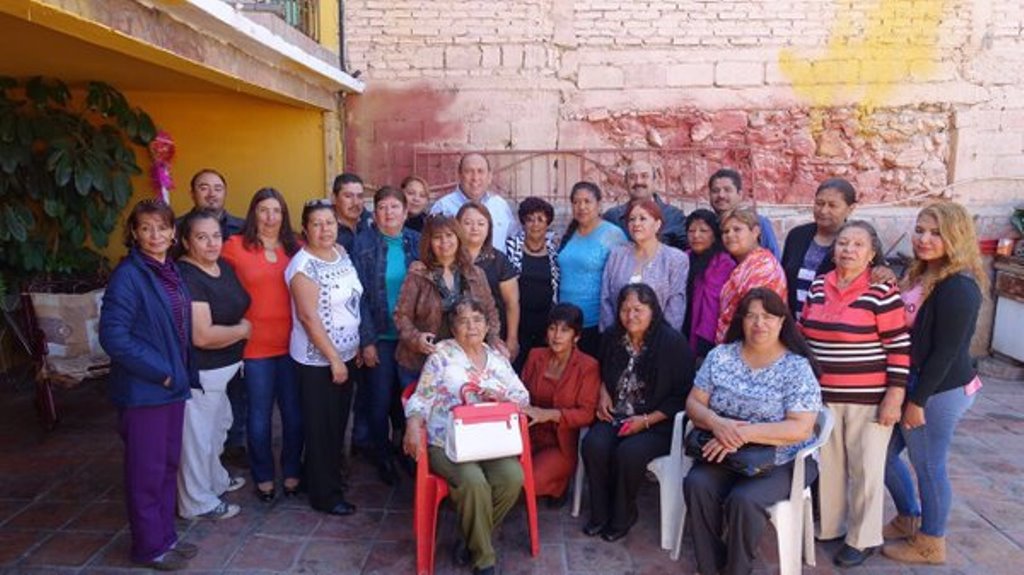 Se reúne Rubén con vecinas de la Benito Juárez en Saltillo