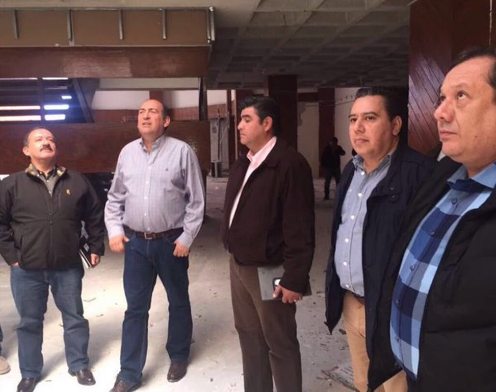 Supervisa Rubén remodelación de la PGJE