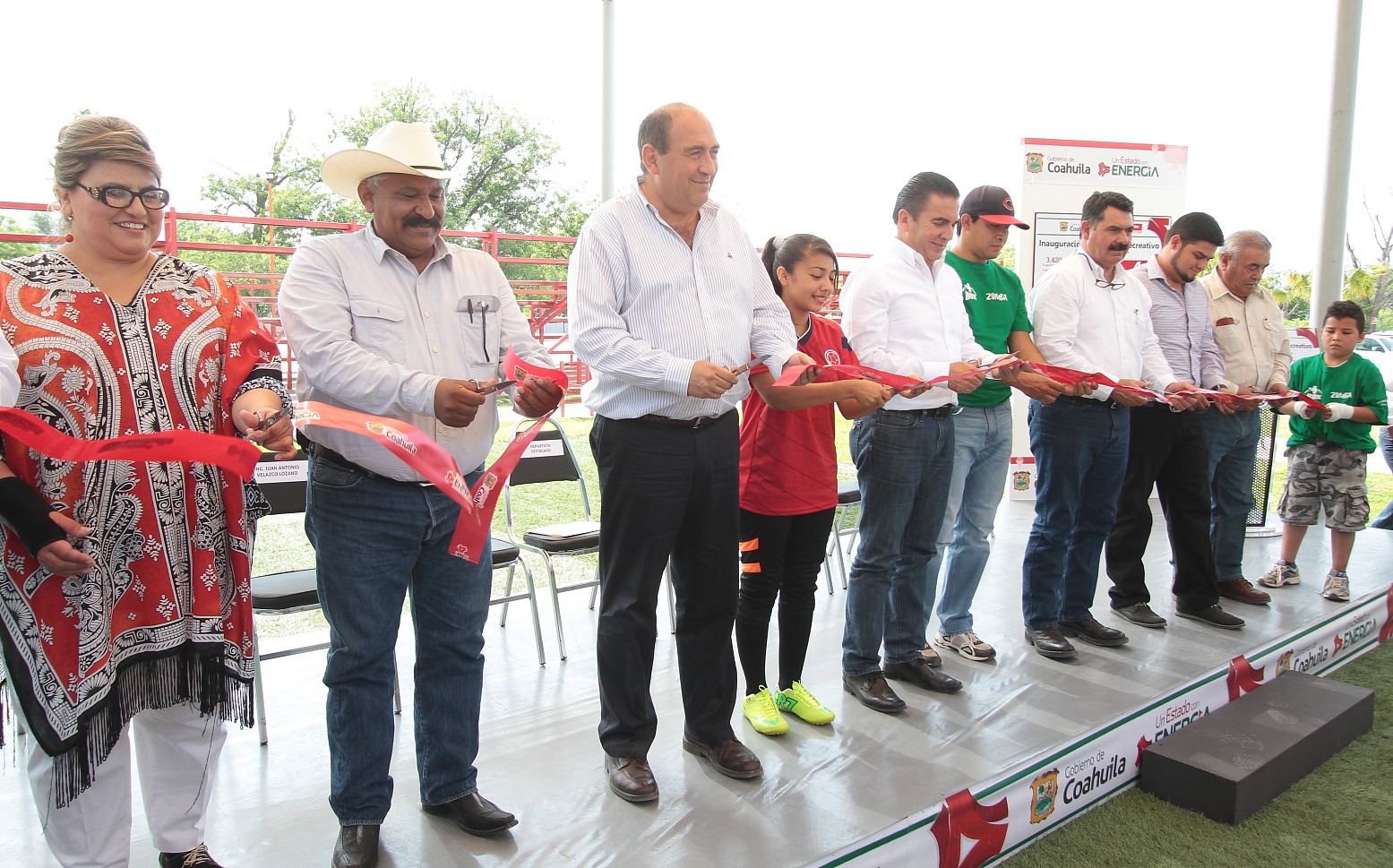 Inaugura Rubén Moreira parque recreativo en Sacramento