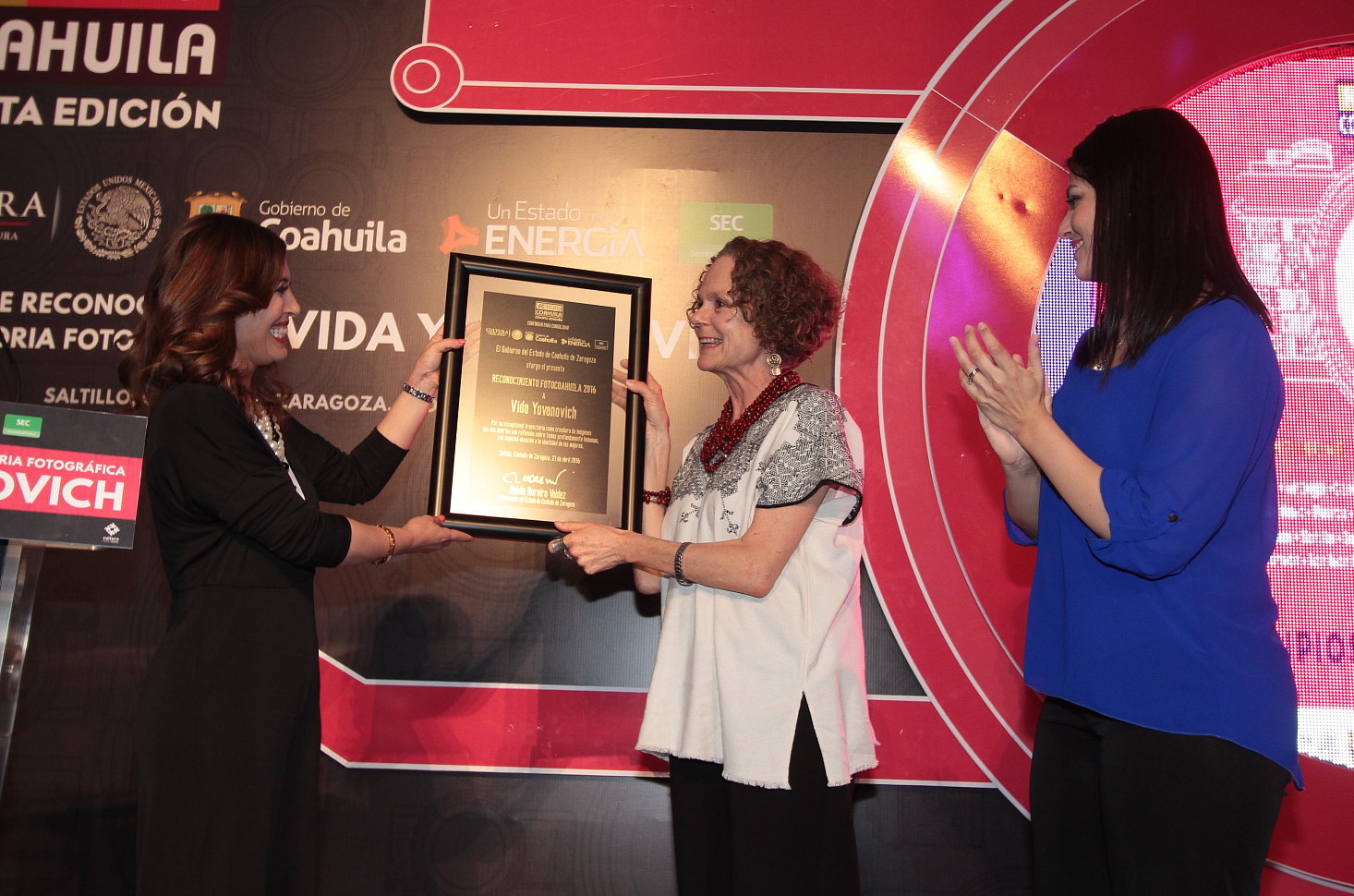 Reconocen  trayectoria de la fotógrafa Vida Yovanovich