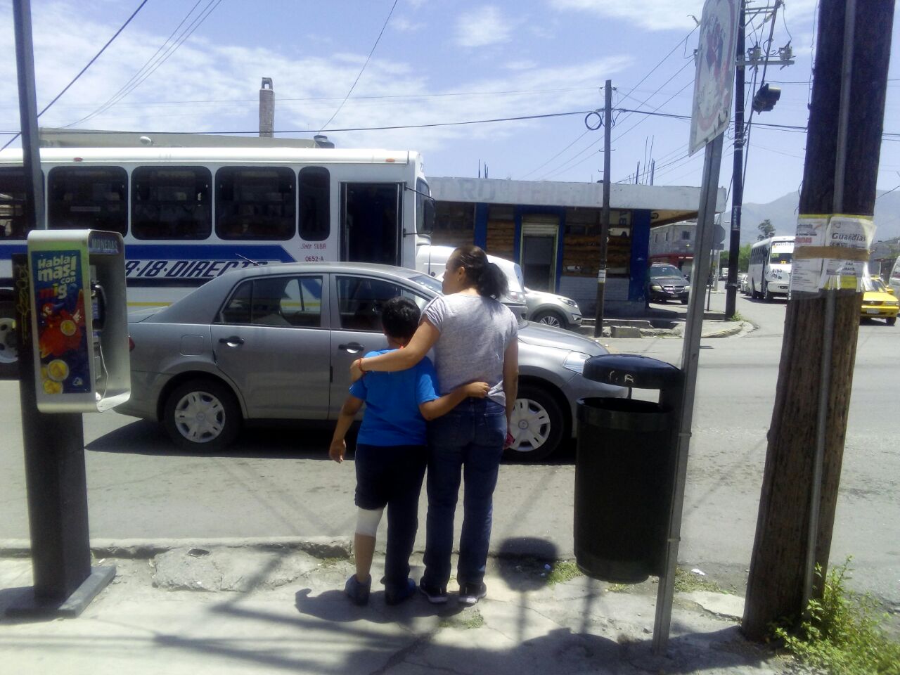 Atropella taxista a madre e hijo en Saltillo