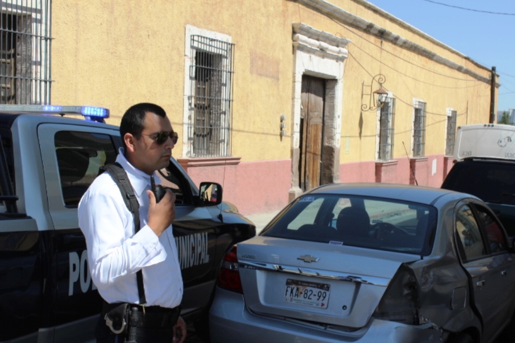 Transporte se queda sin frenos en centro de Saltillo