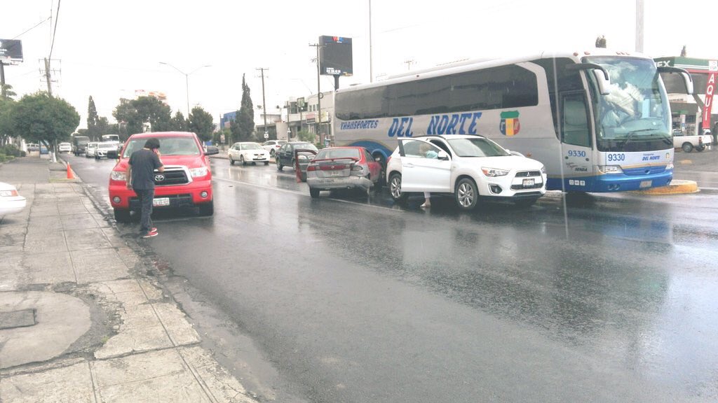 Carambola en V. Carranza trastoca tráfico