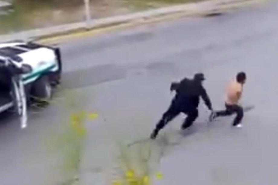 “Atrápame si puedes”: Hacen el oso policías de Nuevo León