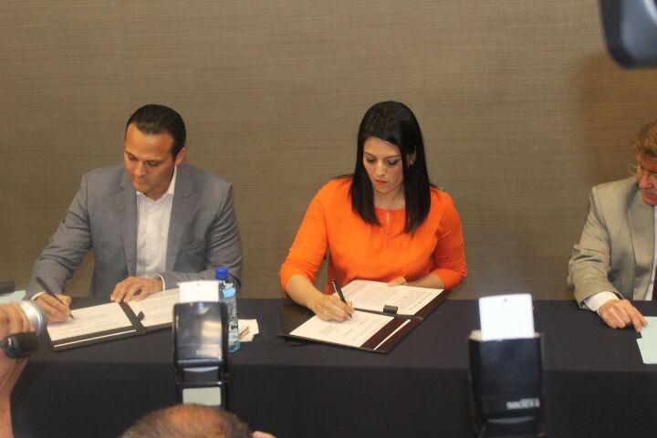 Firman estado e IP convenio <br> para proteger a las mujeres