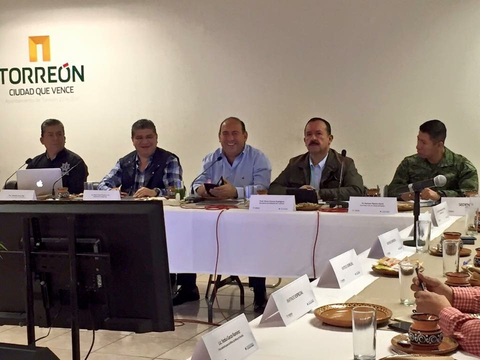 Encabeza Gobernador reunión <br> de seguridad en Torreón