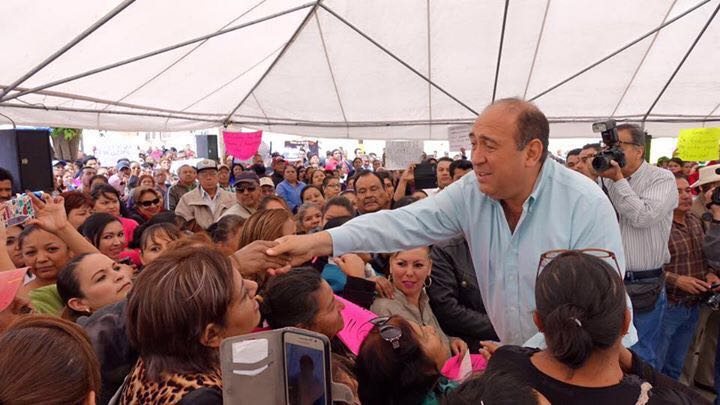 Entrega Rubén obras en Matamoros