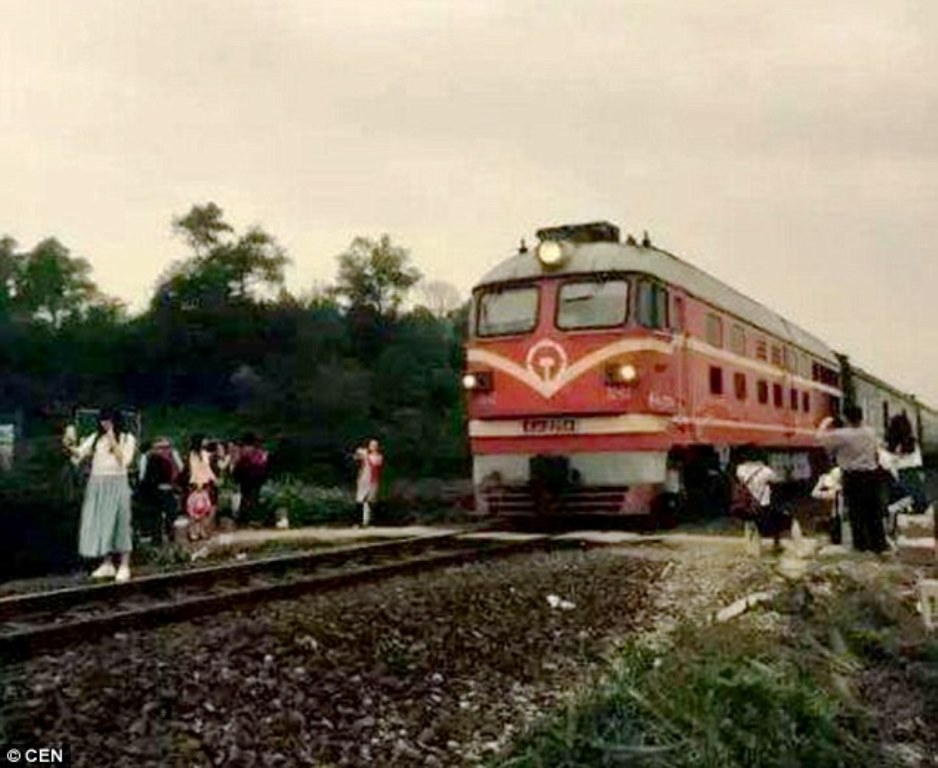 Jovencita muere arrollada por el tren cuando se tomaba una selfie