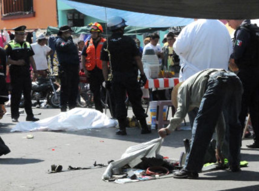 Balacera deja un policía y un delincuente muertos