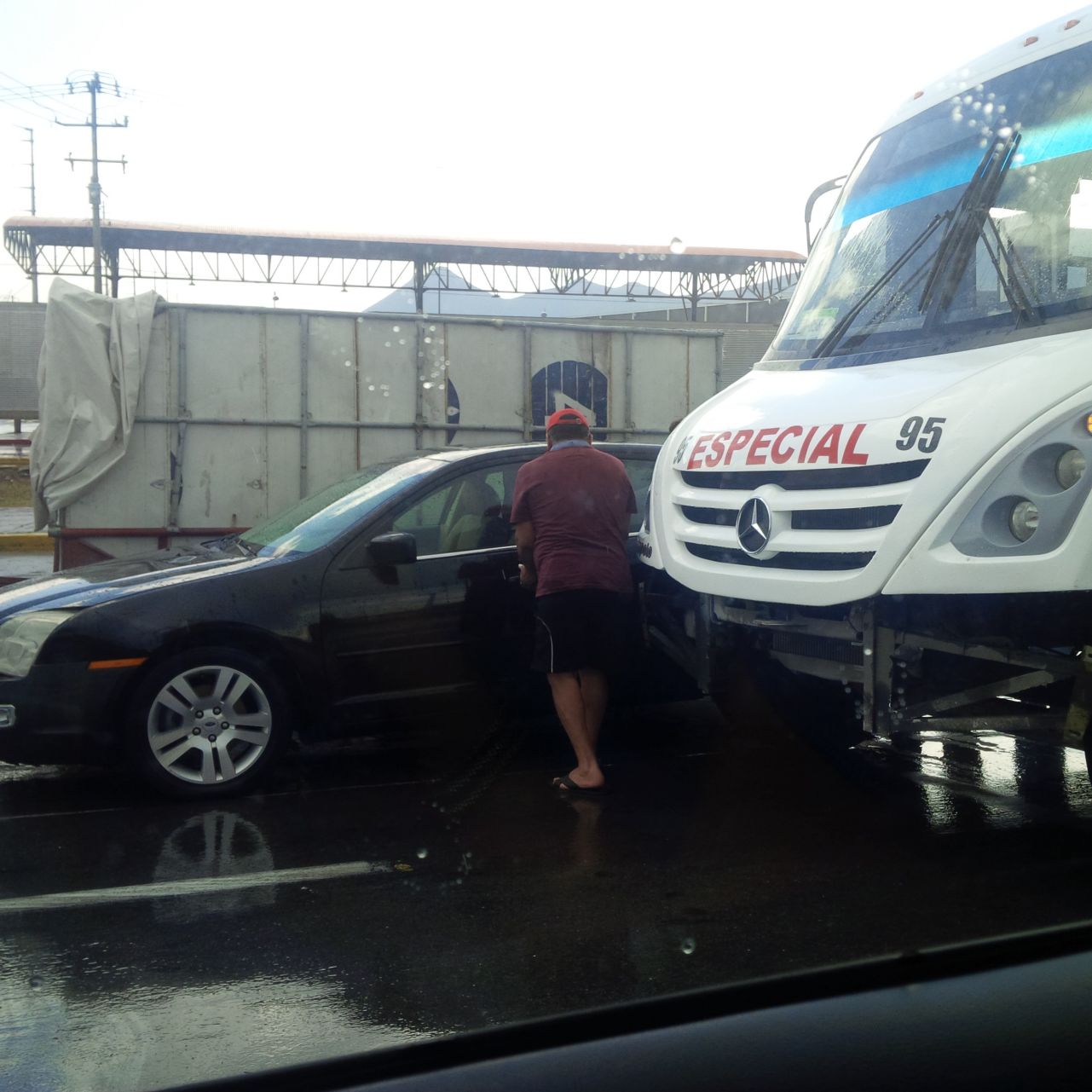 Granizadas provocan accidentes en Saltillo