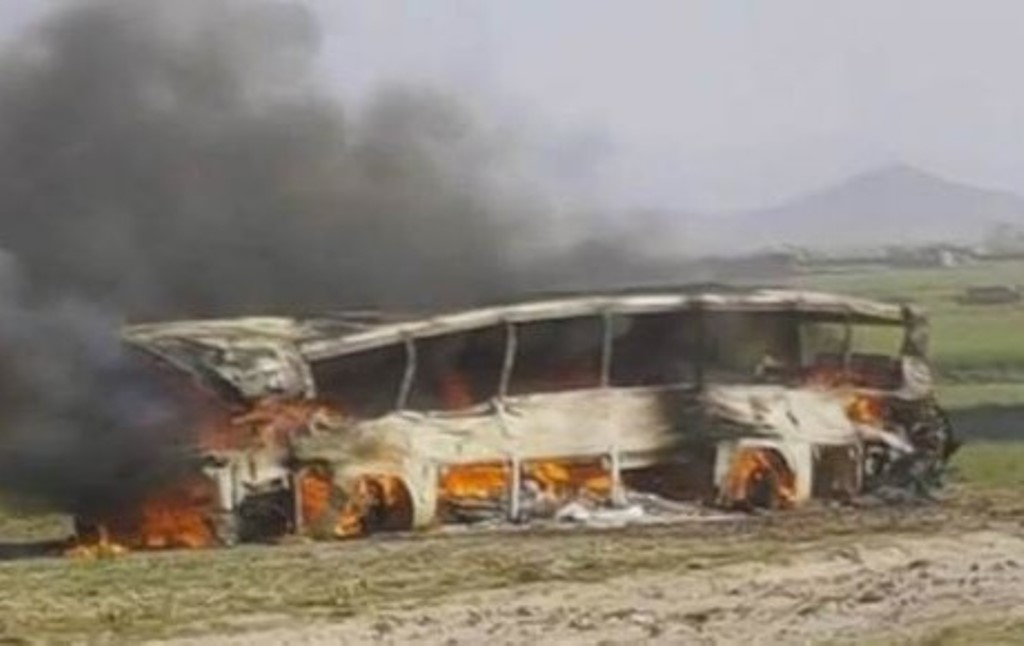 Mueren 73 personas en accidente de autobuses