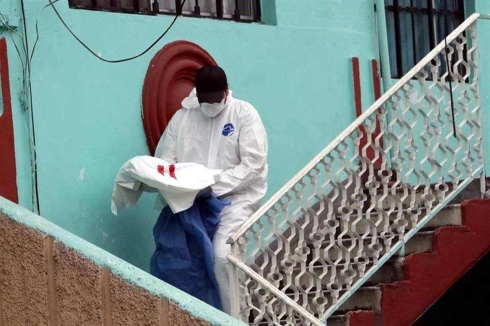 Mata a su bebé; le aplasta la cabeza