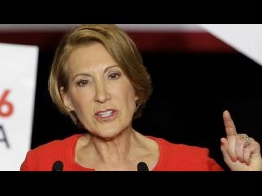 Cae del escenario candidata a la vicepresidencia de los EU; capan video