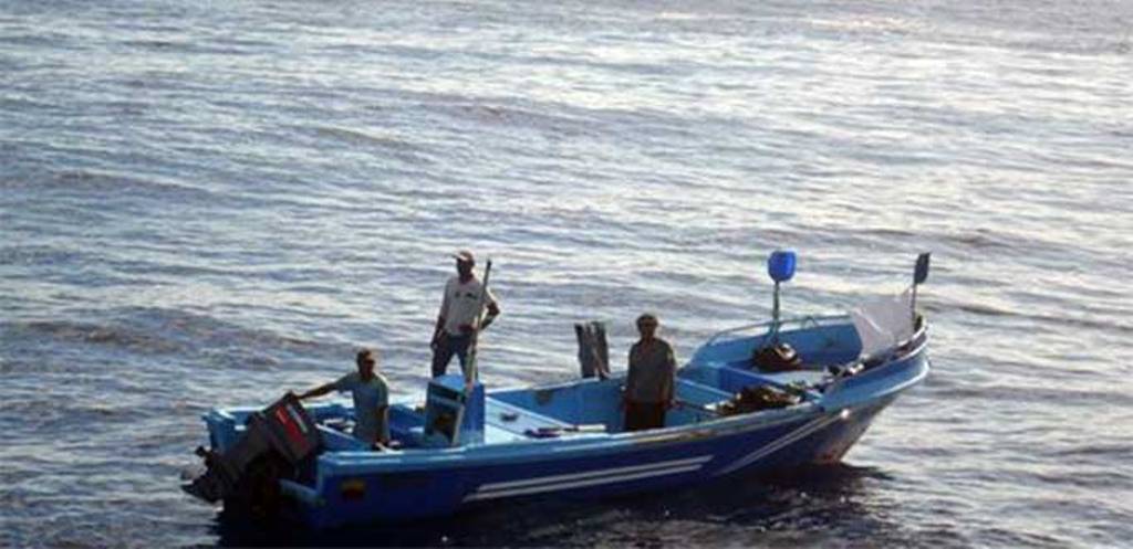 Rescatan a náufragos colombianos frente a Manzanillo