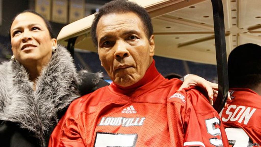 Hospitalizan a Mohamed Ali