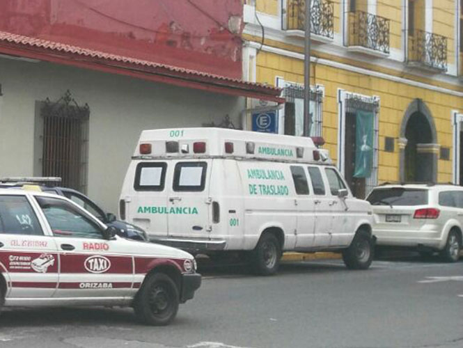 Padres queman pies de niña por no vender ‘todos sus dulces’