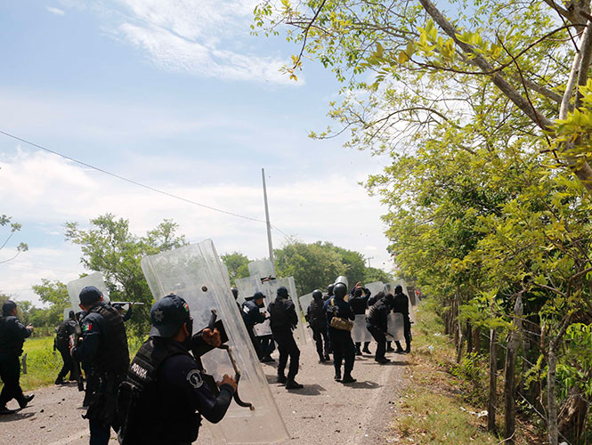 Liberan a 10 periodistas retenidos en Tabasco