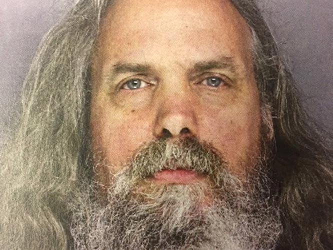 Regalan a su hija de 14 años a presunto pederasta