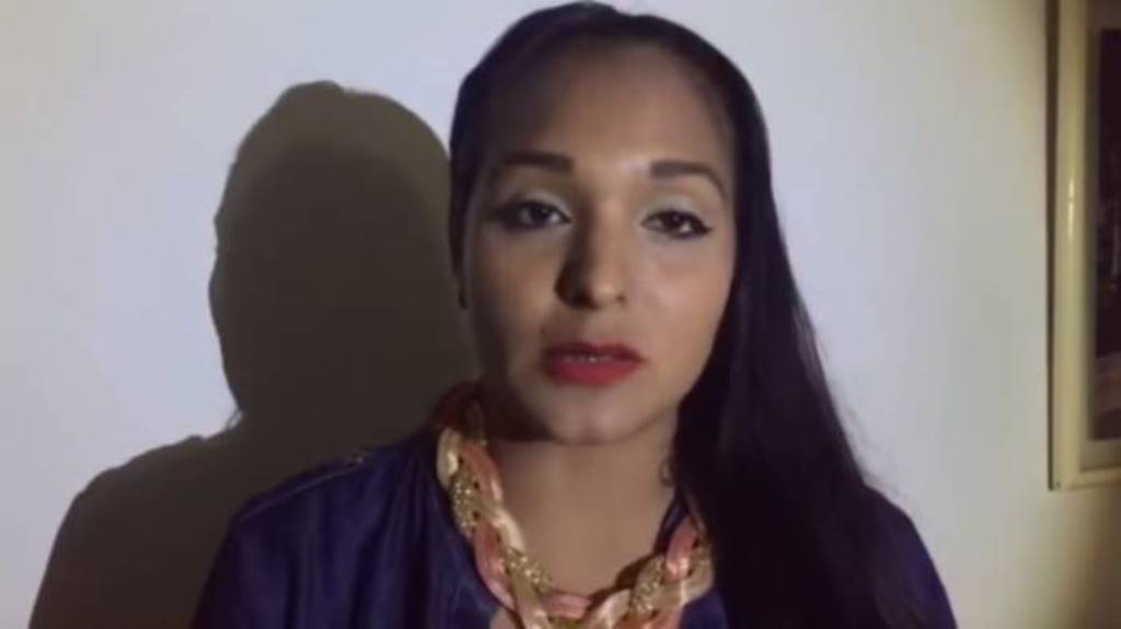 “Sexipolicía” denuncia represalias contra su familia