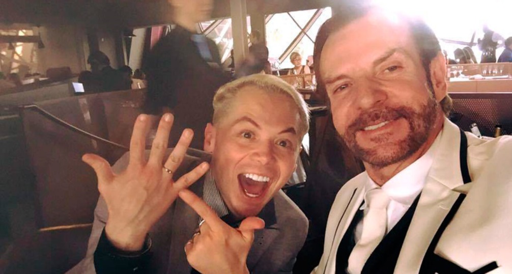 Alejandro Tommasi le da anillo de compromiso a su novio