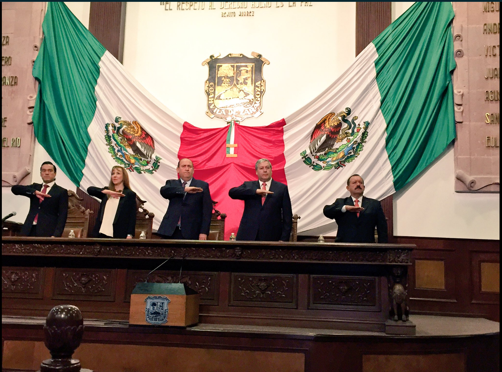 De oro, nombre de Félix U. Gómez <br>en el muro de honor del Congreso