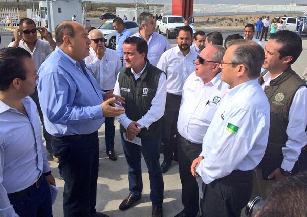 Anuncia Rubén seguro social para <br> estudiantes en Coahuila