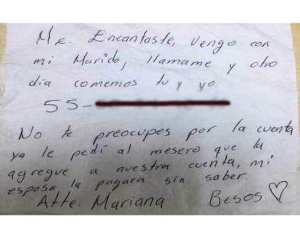 “Lady PagaCuentas” intenta ligar en restaurante