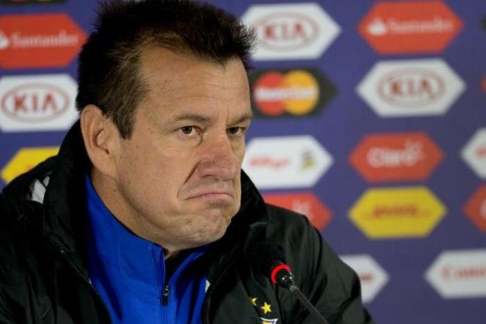 Cesan a Dunga tras fracaso en Copa América
