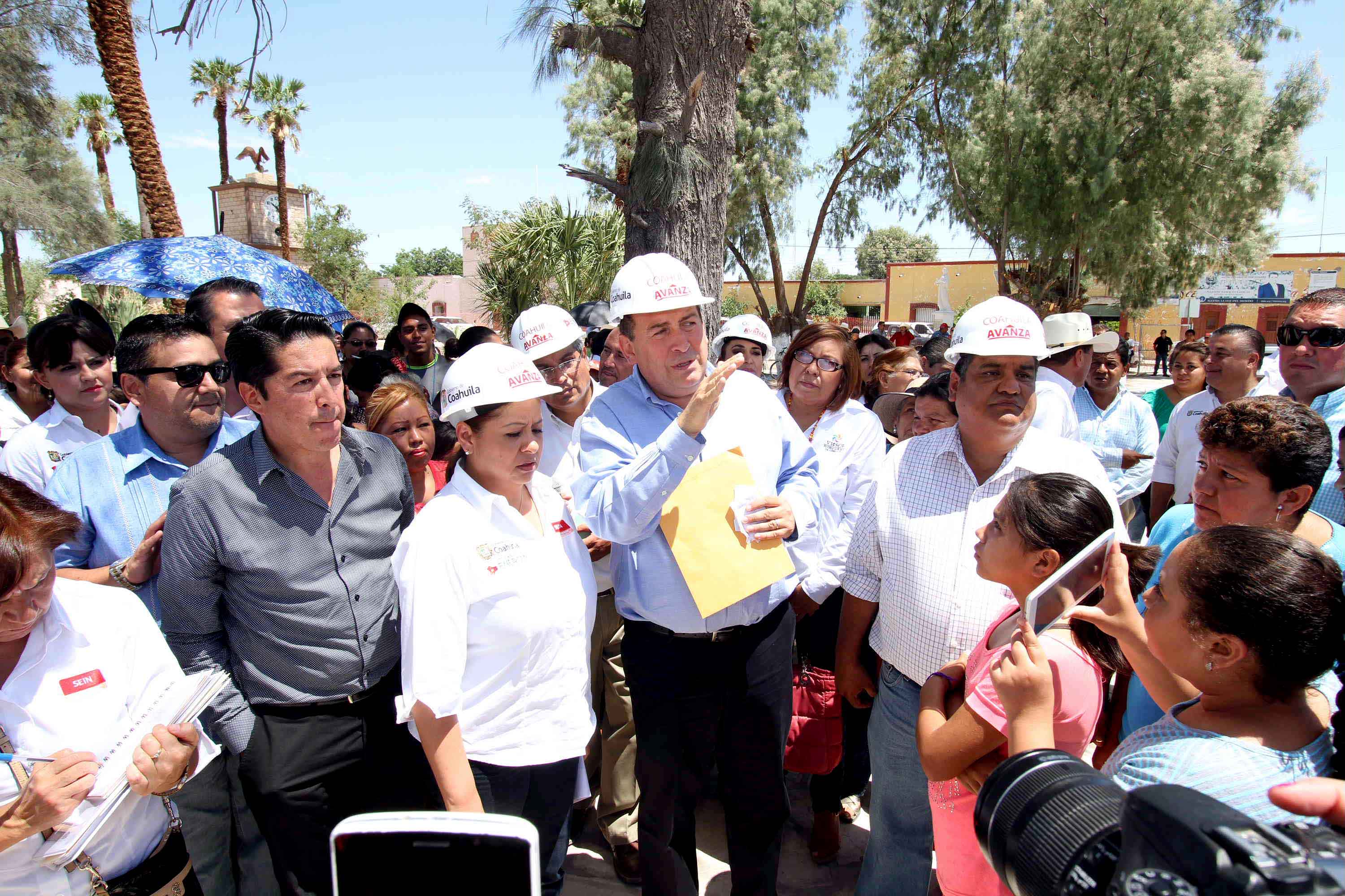 Supervisa Gobernador obras en Viesca