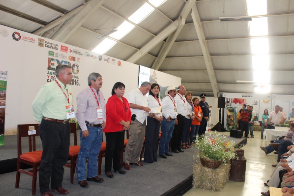Presentan proyectos exitosos <br> del campo de Coahuila