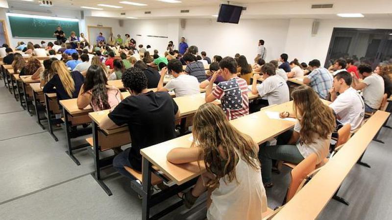 Becará SEP a universitarios para maestría en Francia