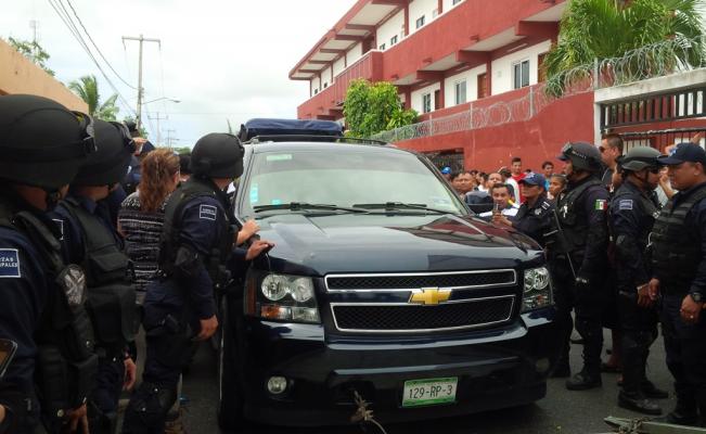 Retienen a Senador del PAN por presunta compra de votos