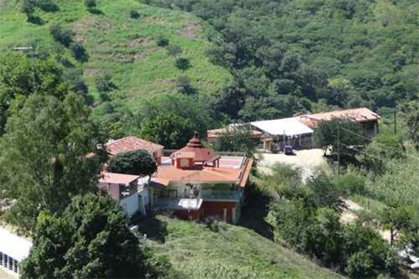 Huyen familias en Sinaloa tras ataque a casa de mamá de  “El Chapo”