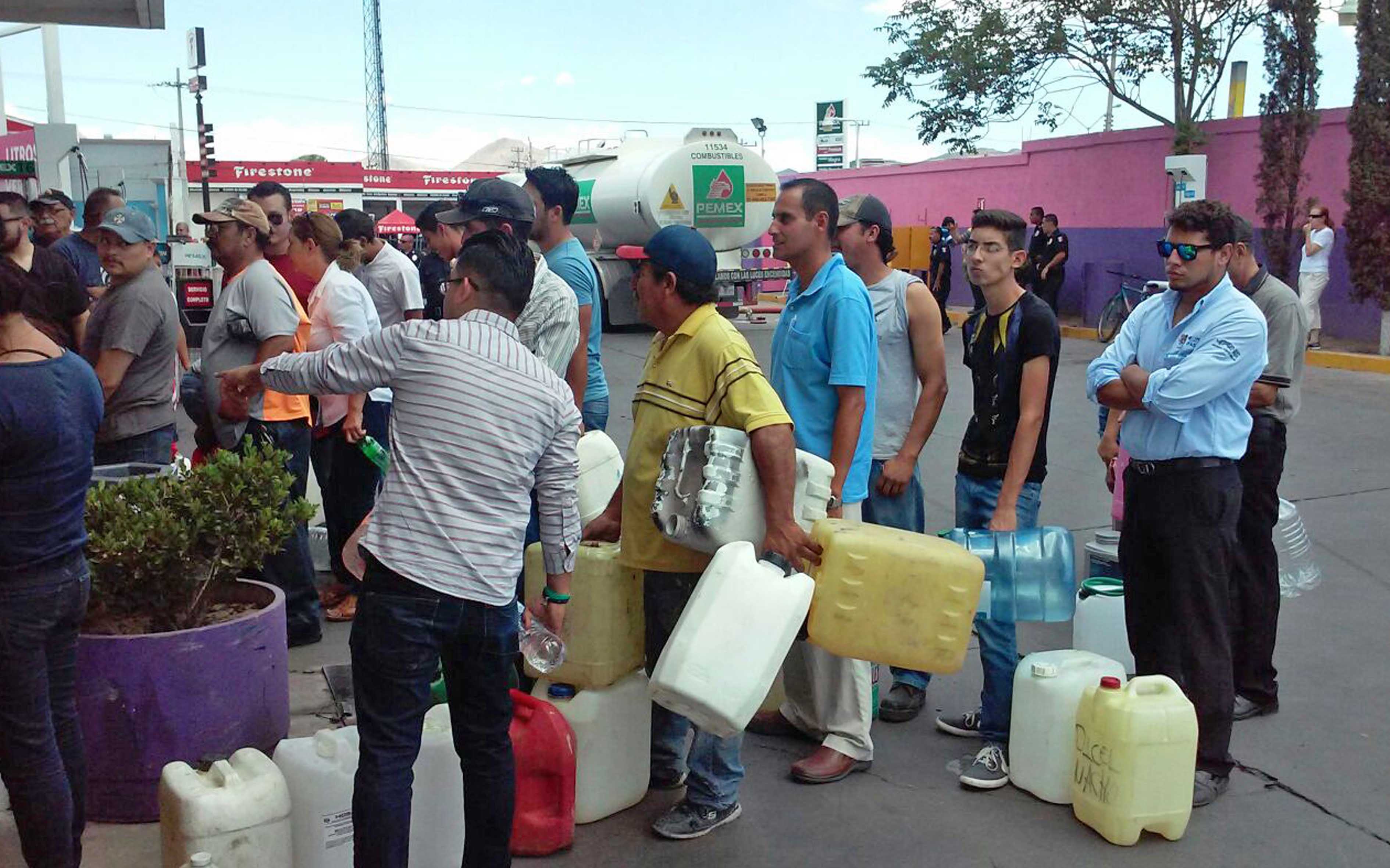 EU alerta a viajeros por escasez de gasolina en Chihuahua
