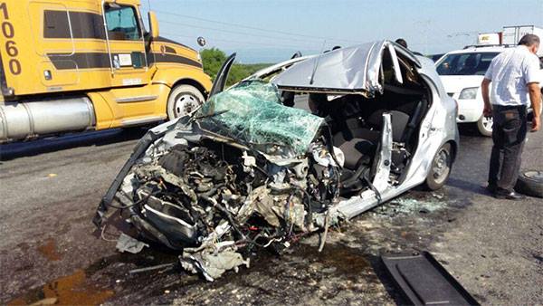 Diputada sale ilesa en aparatoso choque