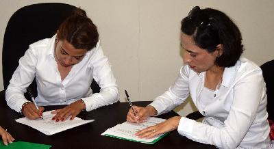 Firman en Nava convenio para escriturar viviendas a bajo costo