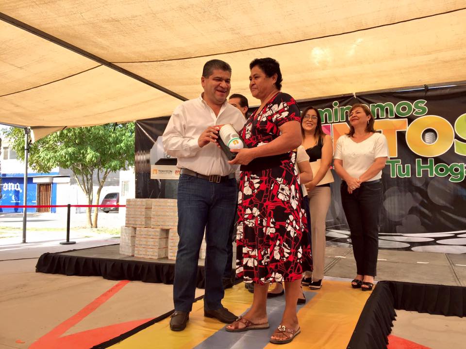 Beneficia Riquelme a más sectores con <br>el programa Iluminemos juntos tu Hogar