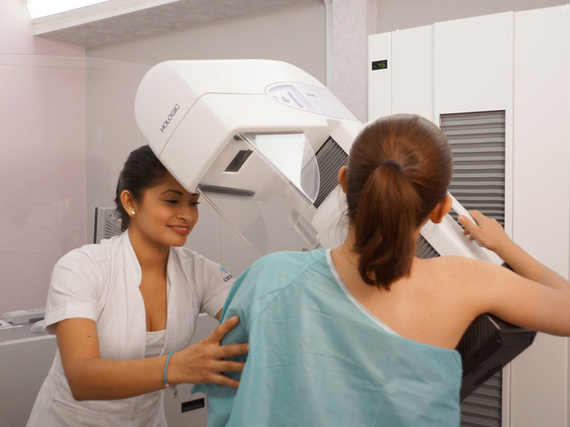 Realiza IMSS mastografías en unidades móviles