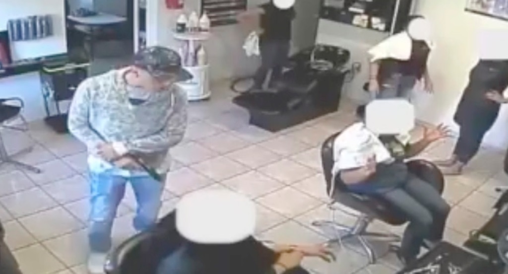 Crece ola de asaltos en Saltillo, roban salón de belleza