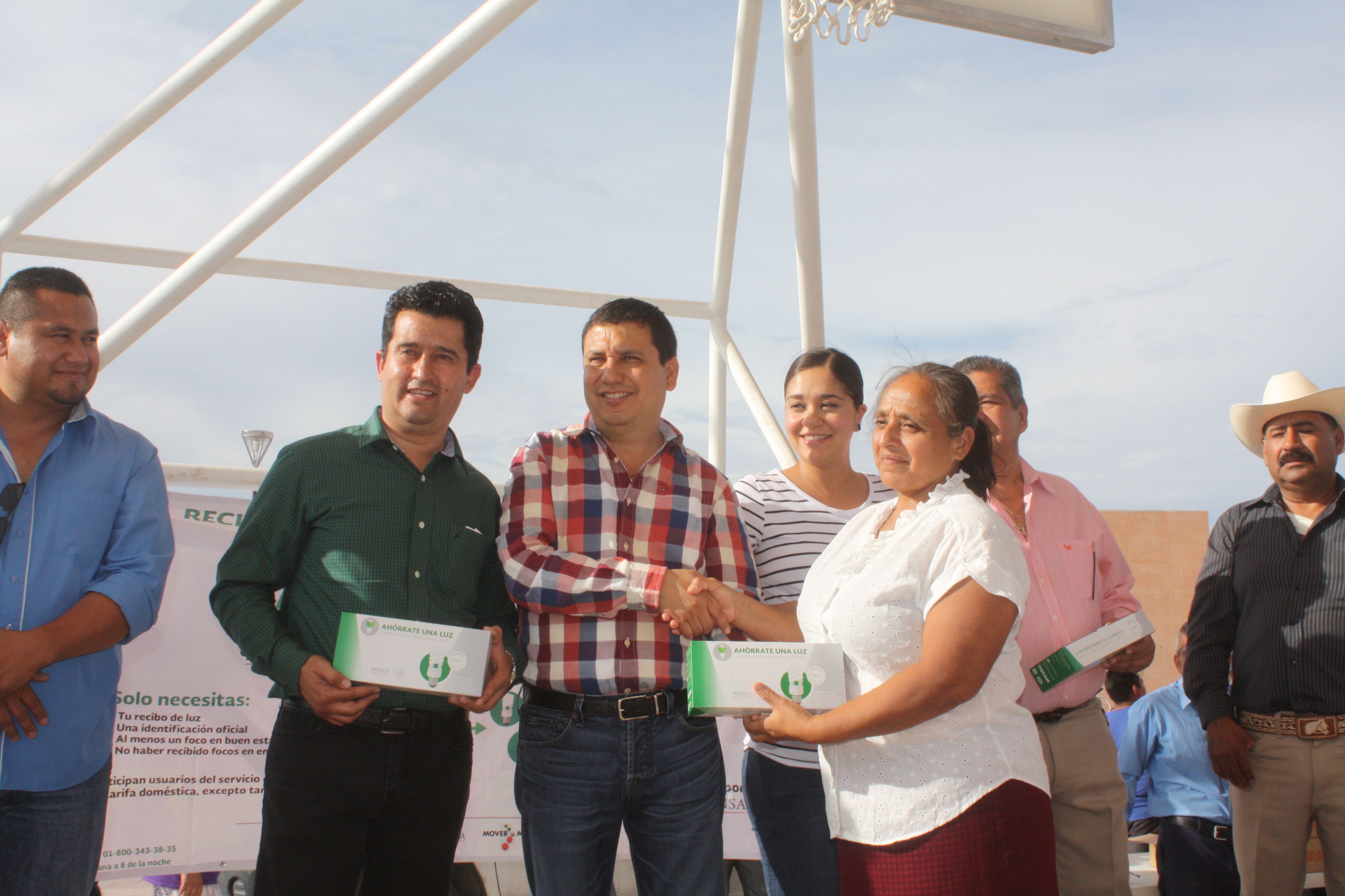 Más de 373 mil focos ahorradores se han entregado en San Pedro